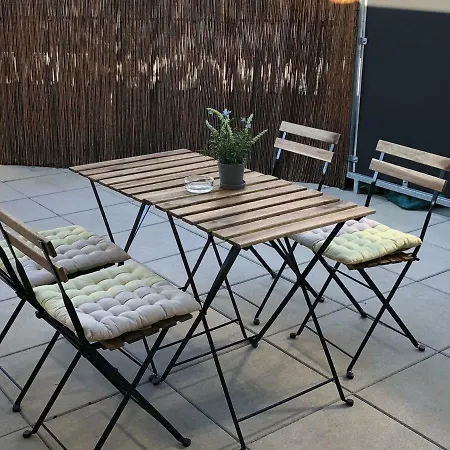 High 5 Apartment